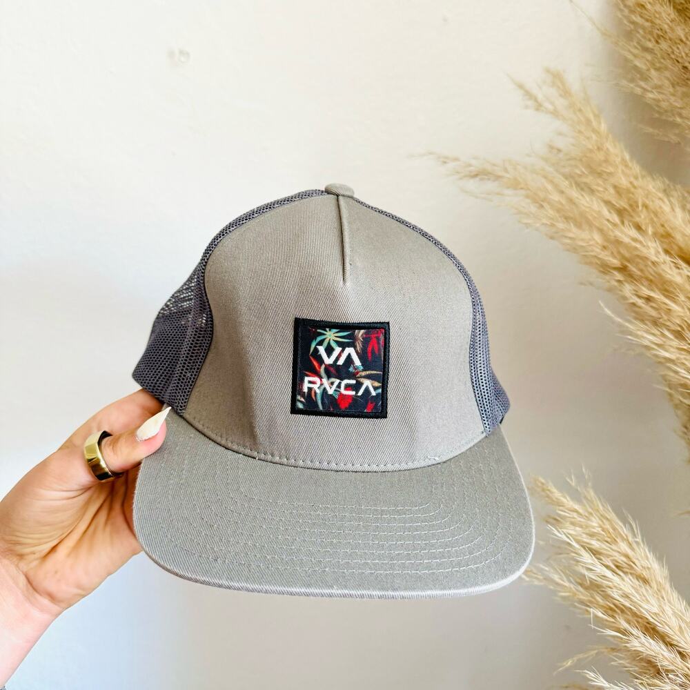 MENS RVCA Silver Grey Mesh Trucker Black Logo Snap Back Adjustable Baseball Hat
